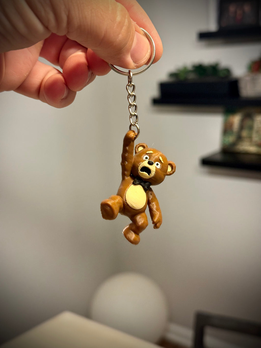 Schlüsselanhänger Teddybär hängend bunt