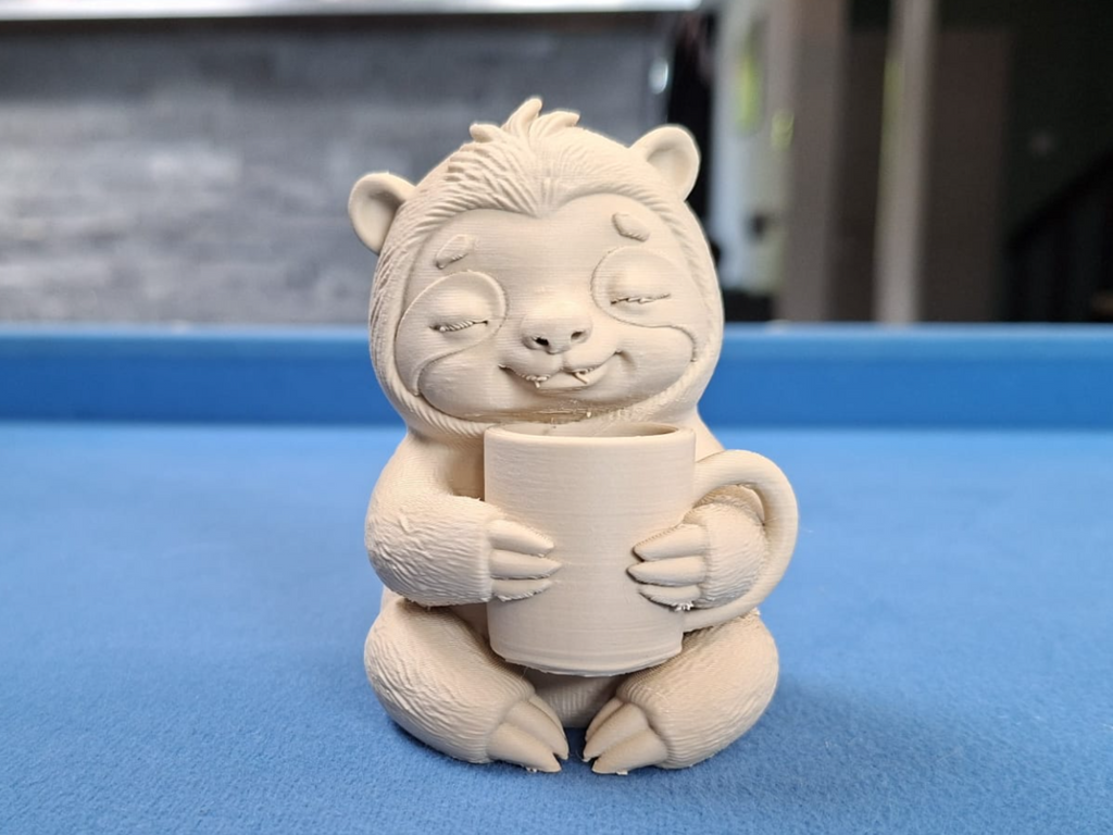 Slow Mornings Gemütliches Faultier mit Tasse Figur Deko Statue Weihnachten