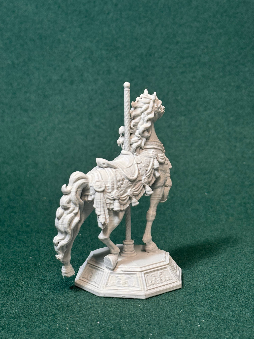 Karussellpferd Dekorierter Champion Figur Deko Statue Tierfigur Tiere