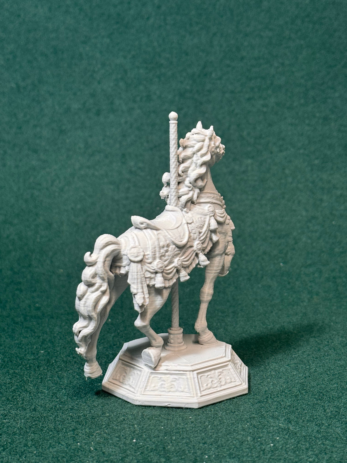 Karussellpferd Dekorierter Champion Figur Deko Statue Tierfigur Tiere