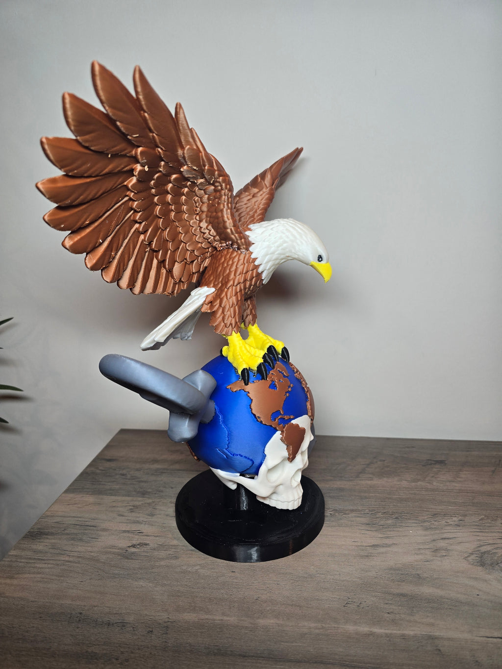 Skulptur Adler zwischen Erde und Himmel Deko