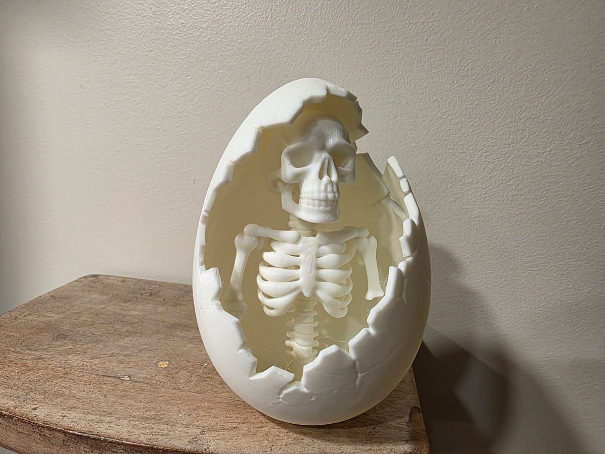 Skelett im Ei Figur