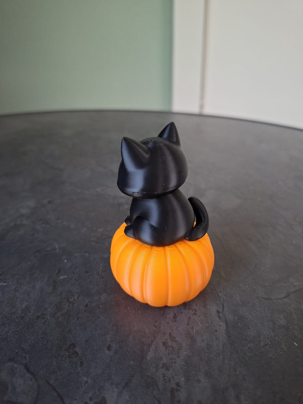 Schwarze Katze auf Kürbis Figur Deko Statue Halloween Grusel Gothic Horror
