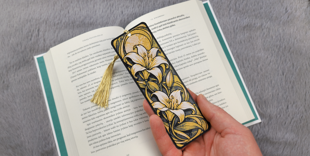 Lesezeichen Elegantes mit Goldener Lilie Buch Leseratte Geschenk Bücher