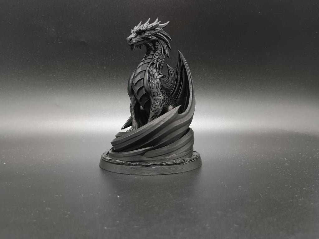 Eleganter Fantasy-Drache Hochdetaillierte Kunststatue