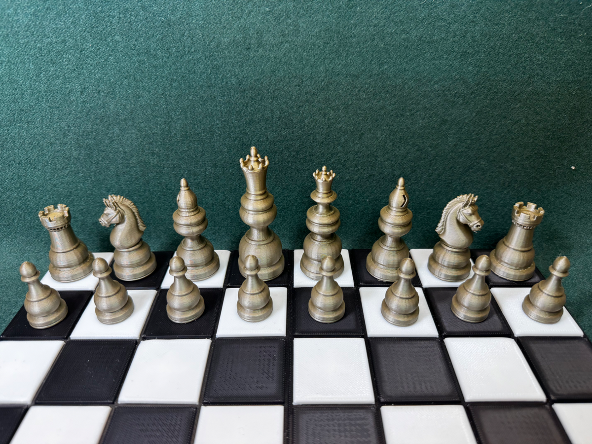 Schachspiel aus falscher Eiche Sammlerstück Tabletop Rollenspiel Gelände