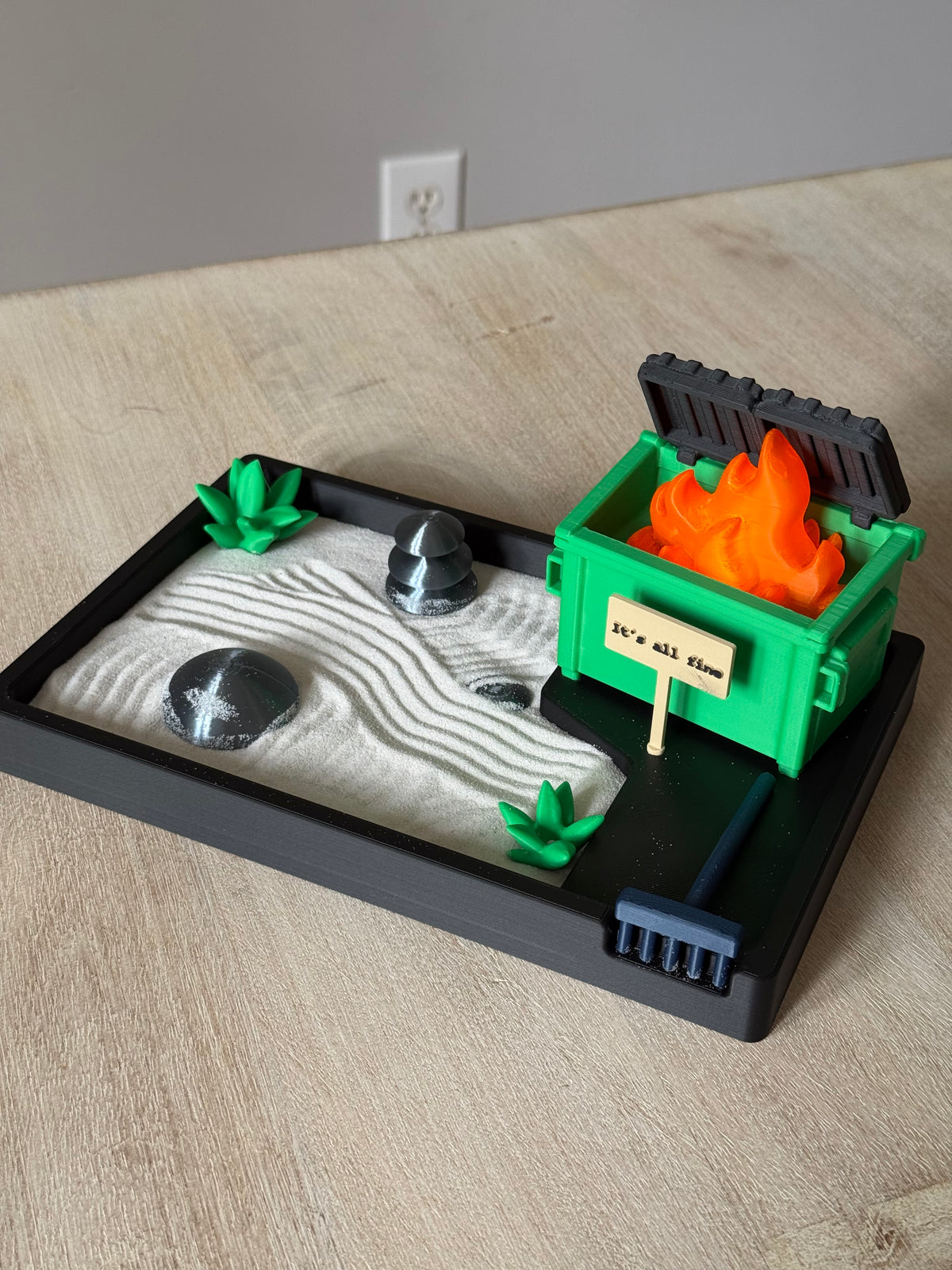 Zen-Garten Müllcontainer mit Teelicht-Feuer